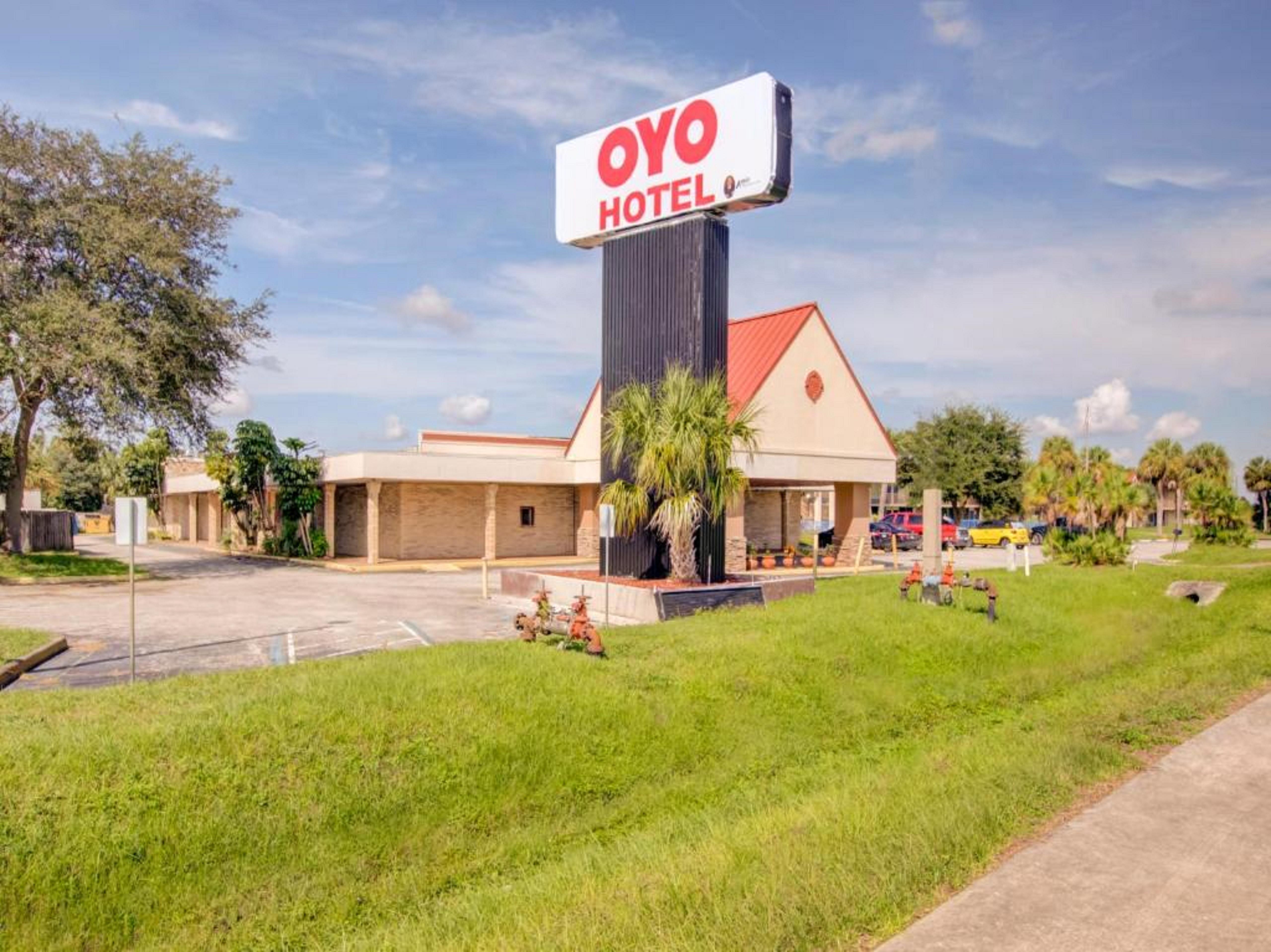 Oyo Hotel Dundee By Crystal Lake Extérieur photo