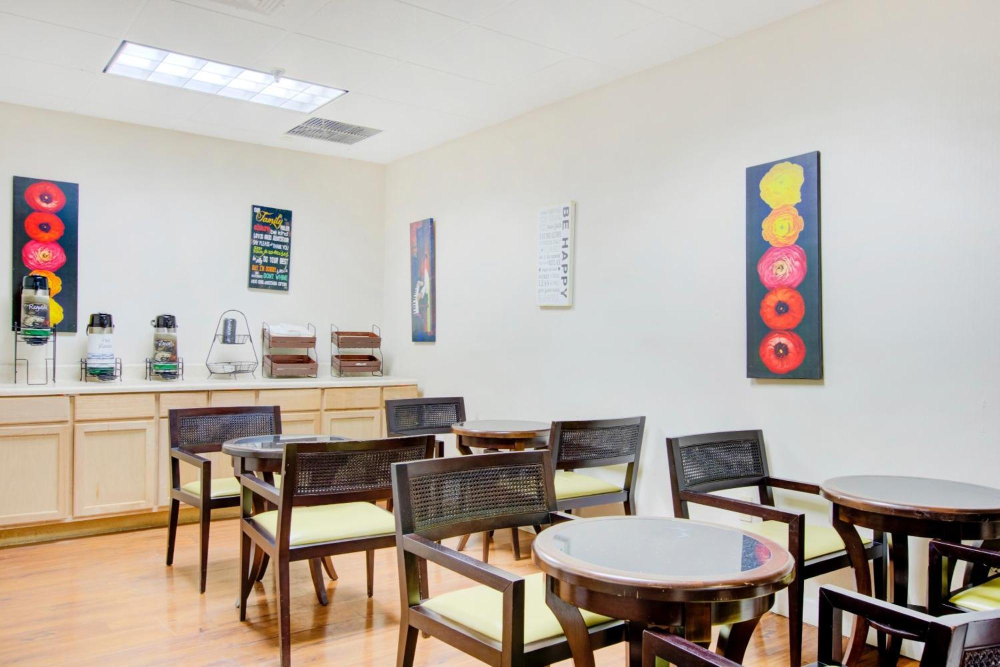 Oyo Hotel Dundee By Crystal Lake Extérieur photo