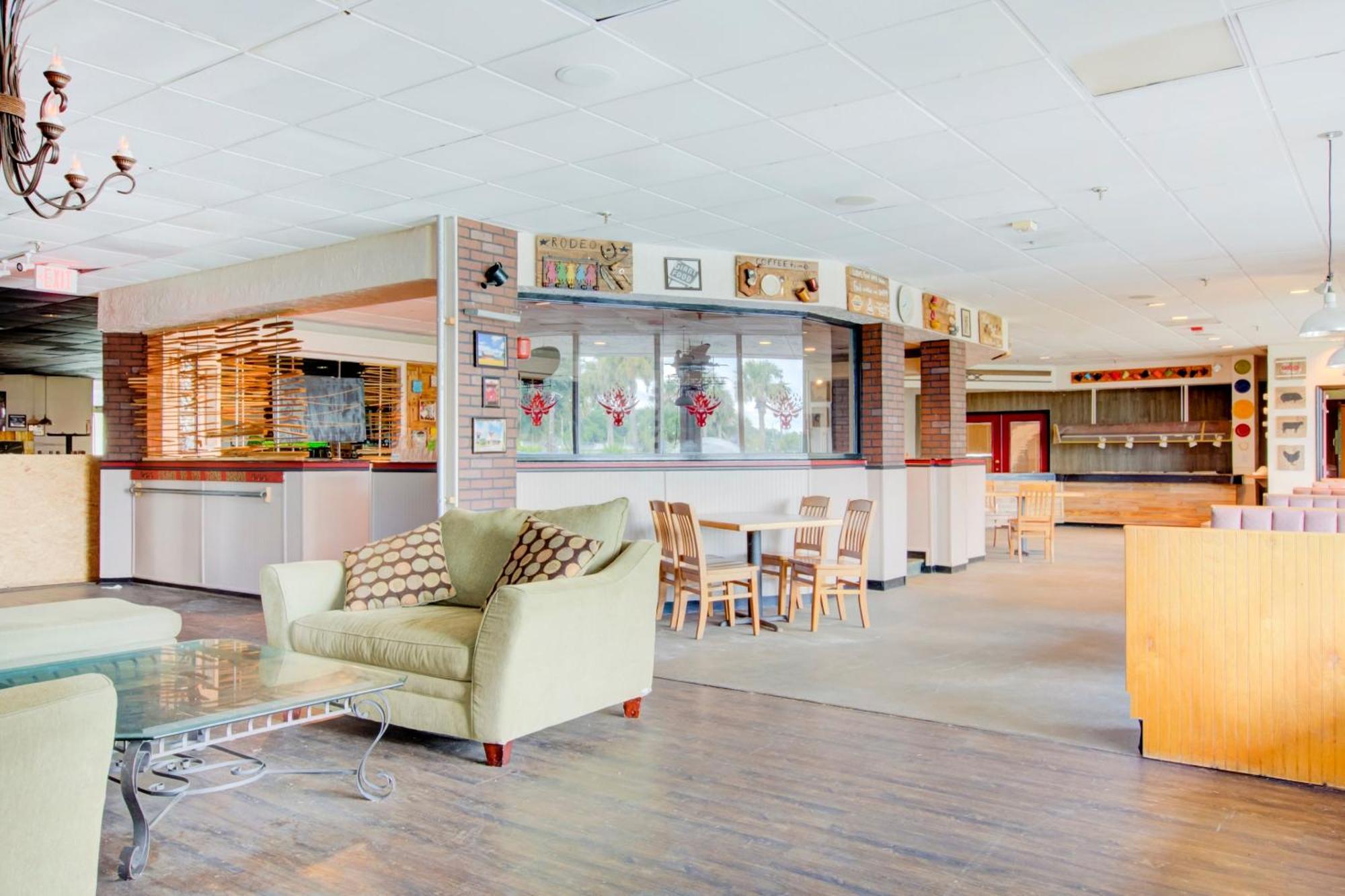 Oyo Hotel Dundee By Crystal Lake Extérieur photo